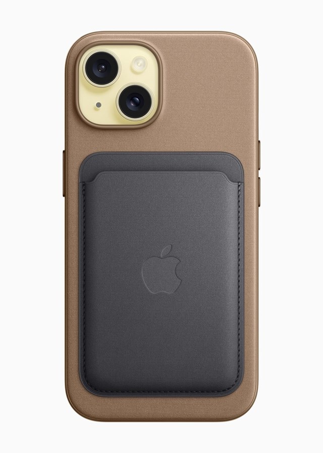 Kh&#244;ng phải iPhone 15, cả thế giới đang n&#243;i về chiếc ốp lưng gi&#225; 1,5 triệu n&#224;y từ Apple: Quảng c&#225;o &#39;mềm như da lộn&#39; nhưng khi mua về &#39;chỉ muốn vứt đi ngay&#39; - Ảnh 1