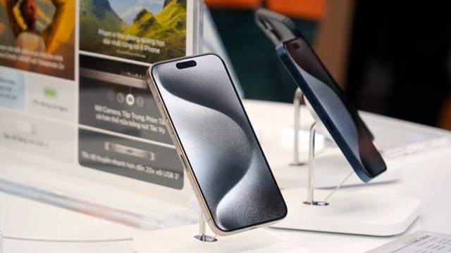 iPhone 15 đến tay người Việt trong đ&#234;m - Ảnh 4