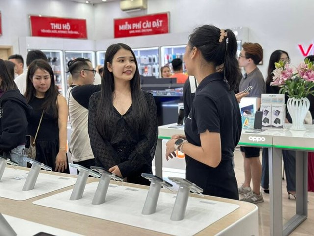 iPhone 15 đến tay người Việt trong đ&#234;m - Ảnh 9