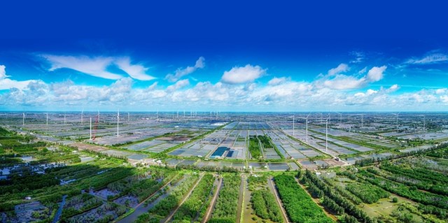 Hỗ trợ lãi suất cho các doanh nghiệp thuộc khu vực kinh tế tư nhân, hộ kinh doanh, cá nhân kinh doanh khi vay vốn thông qua các Quỹ tài chính nhà nước ngoài ngân sách để thực hiện các dự án xanh, tuần hoàn và áp dụng khung tiêu chuẩn môi trường, xã hội và quản trị