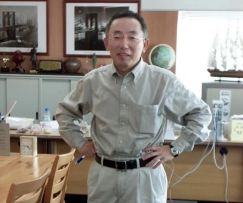 &Ocirc;ng Yanai thời trẻ.