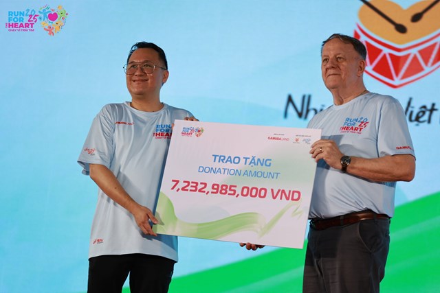 Hơn 5.000 người tham gia &#39;Chạy V&#236; Tr&#225;i Tim 2025&#39;, đ&#243;ng g&#243;p n&#226;ng tổng quỹ hỗ trợ trẻ em bệnh tim l&#234;n hơn 53 tỷ đồng - Ảnh 1