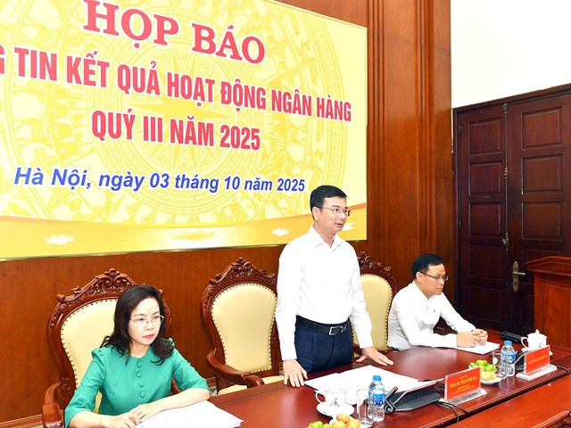 Ph&oacute; Thống đốc NHNN Phạm Thanh H&agrave; ph&aacute;t biểu tại họp b&aacute;o - Ảnh: VGP/HT