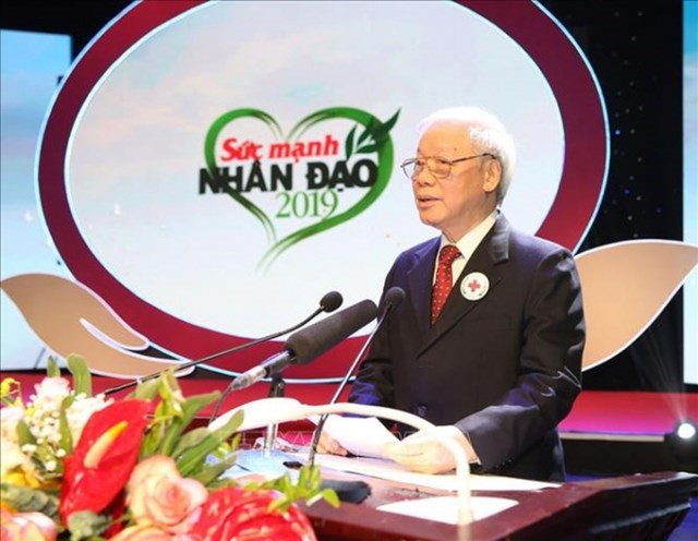 Tổng B&iacute; thư, Chủ tịch nước Nguyễn Ph&uacute; Trọng, Chủ tịch danh dự Hội Chữ thập đỏ Việt Nam đến dự v&agrave; ph&aacute;t biểu. Ảnh: Tr&iacute; Dũng/TTXVN