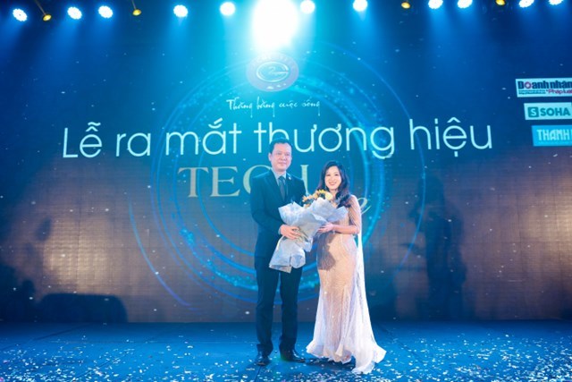 To&#224;n cảnh lễ ra mắt chuỗi c&#224; ph&#234; Tech Coffee - Thủ m&#244;n B&#249;i Tiến Dũng gửi qu&#224; tặng đặc biệt ch&#250;c thương hiệu “vươn tầm thế giới” - Ảnh 10