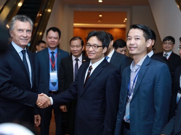 Ph&#243; Thủ Tướng Vũ Đức Đam đại diện ch&#237;nh phủ VN đ&#243;n tiếp Tổng Thống Argentina Mauricio Macri - Ảnh 2