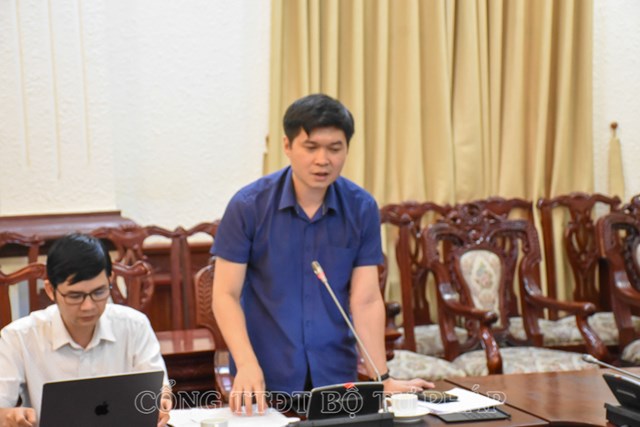 Quyền Cục trưởng Cục C&ocirc;ng nghệ th&ocirc;ng tin Phạm Quang Hiếu ph&aacute;t biểu tại buổi l&agrave;m việc.