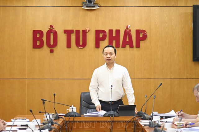 Thứ trưởng Trần Tiến Dũng kết luận phi&ecirc;n họp.