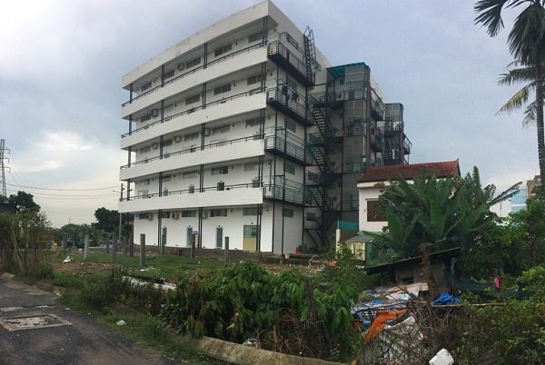 Một chung cư mini mới bị lập bi&ecirc;n bản v&igrave; x&acirc;y dựng sai ph&eacute;p ở B&igrave;nh T&acirc;n. Ảnh: V.Dũng