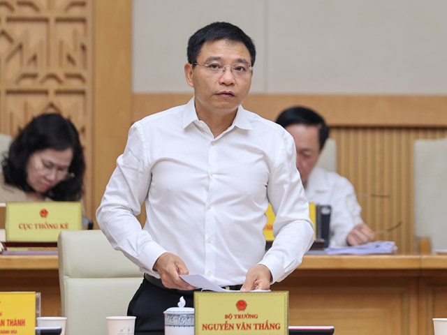 Bộ trưởng Bộ T&agrave;i ch&iacute;nh Nguyễn Văn Thắng cho biết tăng trưởng GDP qu&yacute; III ước đạt khoảng 8,2% so với c&ugrave;ng kỳ. mức tăng trưởng cao nhất trong c&ugrave;ng kỳ từ năm 2011 đến nay nếu loại trừ năm 2022 với tốc độ tăng trưởng phục hồi do đại dịch COVID-19 - Ảnh: VGP/Nhật Bắc
