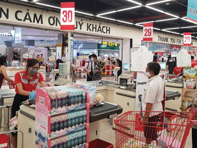 T&igrave;nh trạng đua tranh&nbsp;đầu tư&nbsp;rất dễ dẫn đến &ldquo;lạm ph&aacute;t&rdquo; s&acirc;n bay.