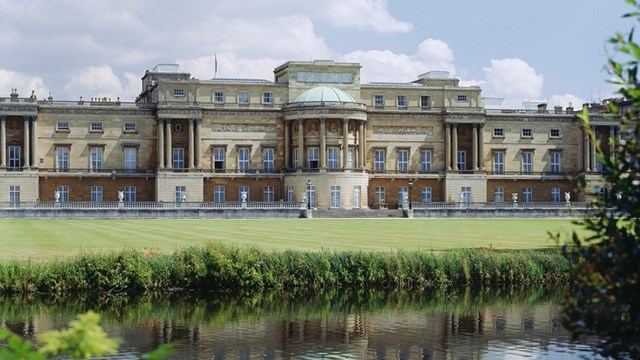 Khu&ocirc;n vi&ecirc;n Cung điện Buckingham (Nguồn: Rct.uk) &nbsp;