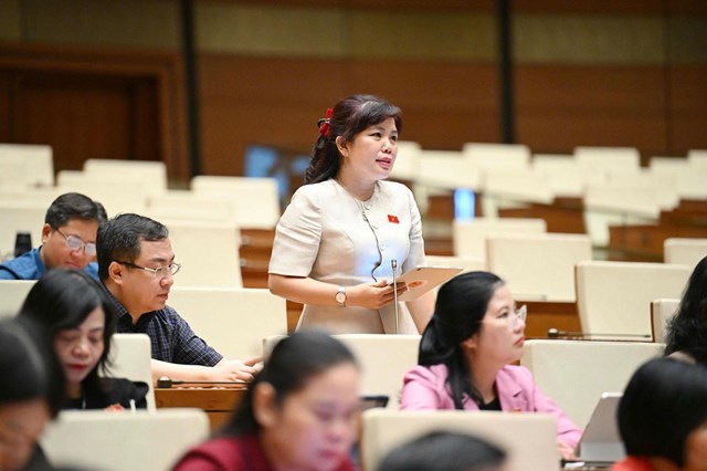 Đại biểu Nguyễn Thị Thu H&agrave; (Đo&agrave;n Quảng Ninh). (Ảnh: Quochoi.vn)