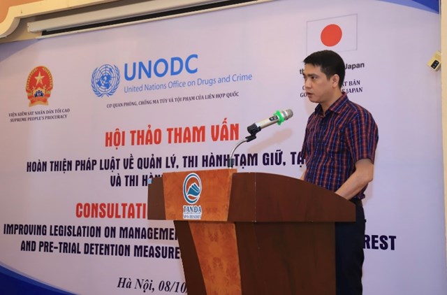 Tiến sĩ Nguyễn Xu&acirc;n H&agrave;, Ph&oacute; Vụ trưởng Vụ 14 ph&aacute;t biểu tham luận tại Hội thảo