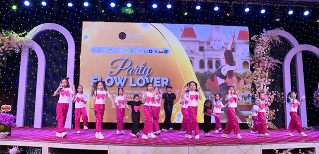 Hơn 300 học vi&#234;n lan tỏa vẻ đẹp Yoga qua chương tr&#236;nh “Party Flow Lovers” - Ảnh 6