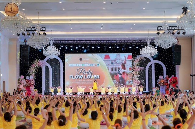 Hơn 300 học vi&#234;n lan tỏa vẻ đẹp Yoga qua chương tr&#236;nh “Party Flow Lovers” - Ảnh 2