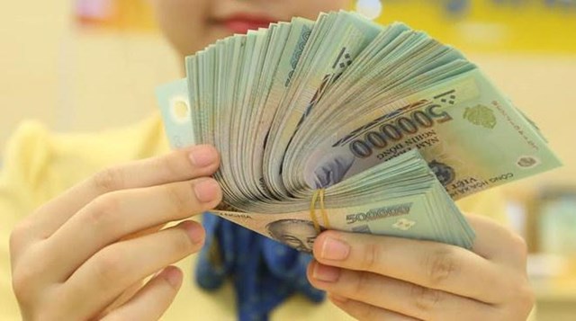 Ho&#224;n thiện ch&#237;nh s&#225;ch tiền lương mới, thực hiện tăng lương để khắc phục t&#236;nh trạng CCVC th&#244;i việc, nghỉ việc - Ảnh 1