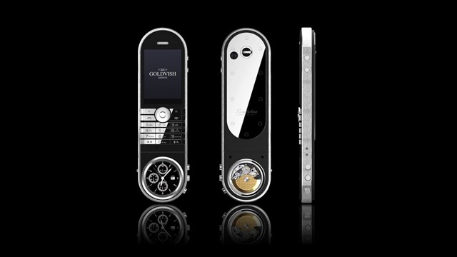 Ra mắt v&agrave;o năm 2009,&nbsp;Goldvish Revolution&nbsp;được sản xuất bởi h&atilde;ng điện thoại hạng sang Goldvish của Thụy Sĩ. Thiết bị c&oacute; 2 t&ugrave;y chọn hồng v&agrave; trắng, th&acirc;n m&aacute;y được đ&iacute;nh kim cương tự nhi&ecirc;n, m&agrave;n h&igrave;nh l&agrave;m bằng k&iacute;nh sapphire, b&ecirc;n dưới l&agrave; đồng hồ Frederic Jouveno c&oacute; thể th&aacute;o rời. Gi&aacute; b&aacute;n của Goldvish Revolution l&agrave;&nbsp;488.150 USD.