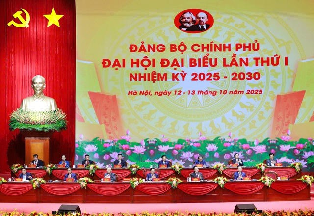 Được tổ chức trong hai ng&agrave;y 12-13/10, Đại hội c&oacute; chủ đề l&agrave;: "X&acirc;y dựng Đảng bộ Ch&iacute;nh phủ trong sạch vững mạnh; đo&agrave;n kết, gương mẫu đi đầu trong khoa học, c&ocirc;ng nghệ, đổi mới s&aacute;ng tạo, chuyển đổi số; tăng tốc đột ph&aacute;, ph&aacute;t triển đất nước nhanh v&agrave; bền vững trong kỷ nguy&ecirc;n vươn m&igrave;nh, gi&agrave;u mạnh, văn minh, phồn vinh, hạnh ph&uacute;c".