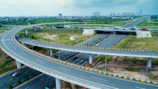 C&#250; &quot;lội ngược d&#242;ng&quot; ngoạn mục của ph&#237;a Đ&#244;ng Thủ đ&#244; - Ảnh 1