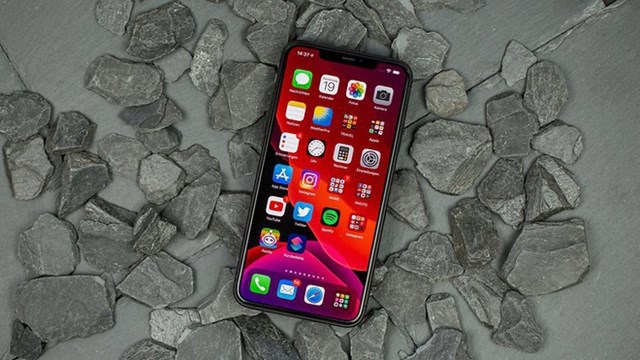 iPhone 11 Pro Max&nbsp;qua sử dụng được giảm 2,1 triệu đồng, c&ograve;n 21,4 triệu đồng. Thiết bị sở hữu chip Bionic A13, RAM 4 GB, m&agrave;n h&igrave;nh 6,5 inch. iPhone 11 Pro Max ch&iacute;nh h&atilde;ng đang được b&aacute;n với gi&aacute; từ 23,4 triệu đồng giảm 400.000 đồng so với th&aacute;ng trước.