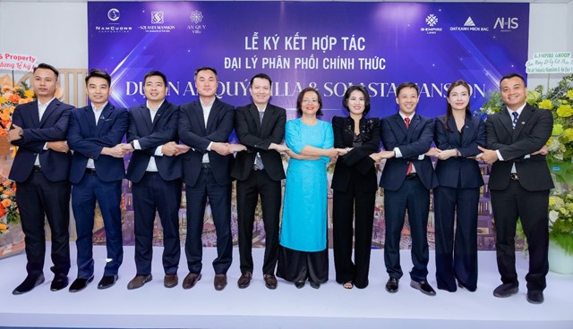 Khoảnh khắc k&yacute; kết ghi dấu mốc quan trọng, mở ra hợp t&aacute;c chiến lược giữa Chủ đầu tư Nam Cường v&agrave; c&aacute;c đối t&aacute;c.