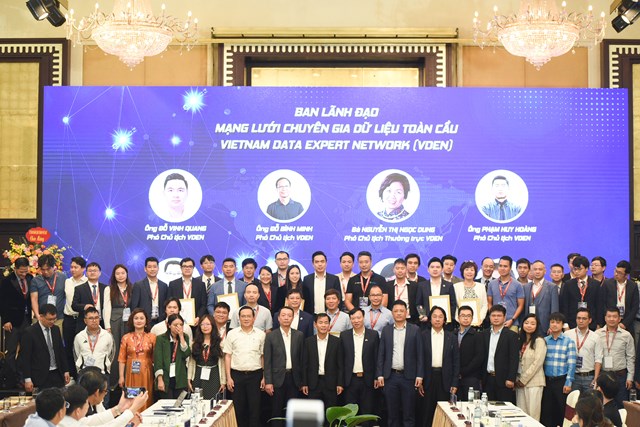 Lễ ra mắt Mạng lưới chuy&ecirc;n gia dữ liệu to&agrave;n cầu VDEN &nbsp;