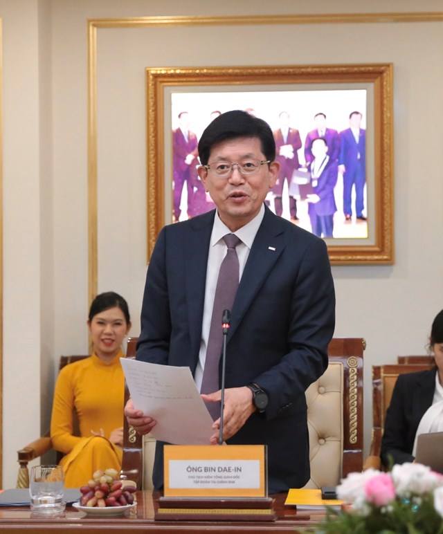 &Ocirc;ng Bin Dae-in, Chủ tịch HĐQT ki&ecirc;m TGĐ Tập đo&agrave;n T&agrave;i ch&iacute;nh BNK ph&aacute;t biểu tại sự kiện.&nbsp;Nguồn ảnh: T&amp;T Group