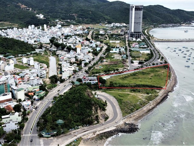 Vị tr&iacute; &ldquo;đất v&agrave;ng&rdquo; ven biển của dự &aacute;n Trimet Nha Trang (khoanh đỏ). Nguồn ảnh: Internet