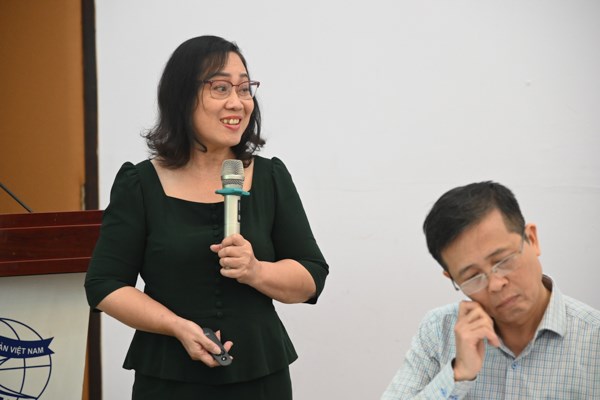 Ph&oacute; Viện trưởng Viện Ph&aacute;p luật kinh tế, Trường Đại học T&agrave;i ch&iacute;nh ng&acirc;n h&agrave;ng&nbsp;Nguyễn Thị Thu V&acirc;n chia sẻ tại Hội thảo&nbsp;(Ảnh: L&ecirc; Huy)