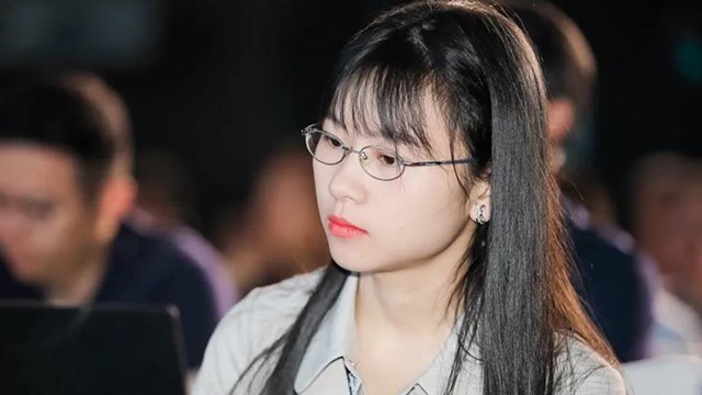 Yao Tin - được mệnh danh l&agrave; "mỹ nữ thi&ecirc;n t&agrave;i" - về Huawei hồi th&aacute;ng 8 với mức lương 225.000 USD/năm. Ảnh:&nbsp;JQKnews.