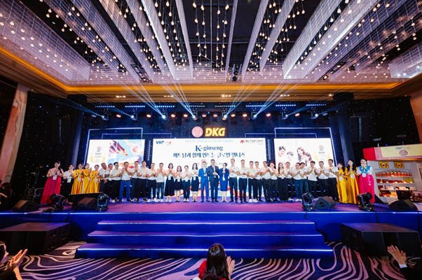 &nbsp;Đội ngũ nh&acirc;n sự VHP - Gắn kết đồng h&agrave;nh với sứ mệnh Cho hạnh ph&uacute;c vươn xa. &nbsp;