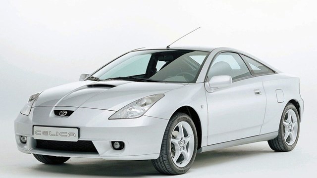 Toyota Celia: 47,6/1.000 trường hợp. Mẫu xe c&oacute; tuổi đời cả thập kỷ nhưng vẫn g&oacute;p mặt trong top 10, thậm ch&iacute; ở vị tr&iacute; số 5. Insurify cho biết nh&oacute;m t&agrave;i xế n&agrave;y c&oacute; xu hướng vi phạm luật giao th&ocirc;ng gấp đ&ocirc;i trung b&igrave;nh.