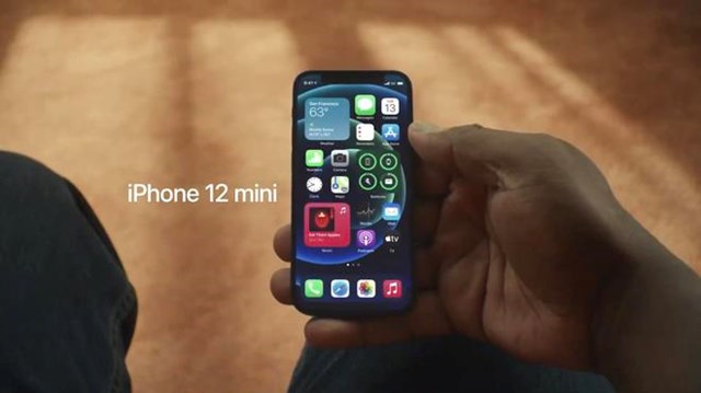 iPhone 12 mini l&agrave; lựa chọn hợp l&yacute; cho những ai th&iacute;ch điện thoại nhỏ gọn.&nbsp;