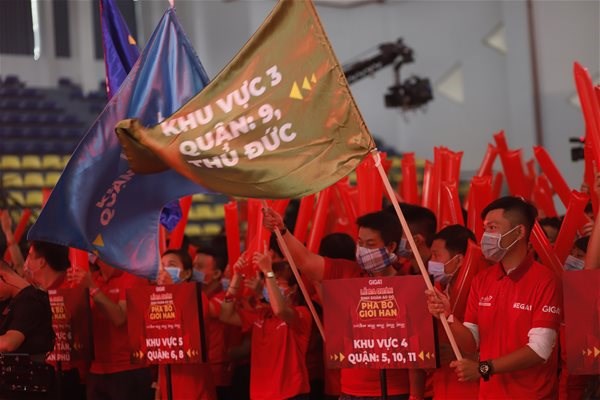 H&igrave;nh chụp một buổi "kick-off" của đội ngũ Giga1, tham vọng mới trong mảng b&aacute;n lẻ của Yeah1 gần đ&acirc;y.