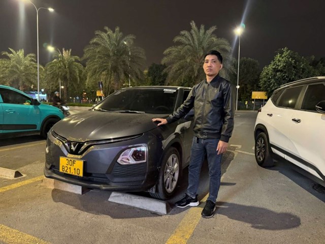 Tài xế dịch vụ Nguyễn Văn Thuận (Hà Nội) cảm nhận rất rõ hiệu quả kinh tế của VF 5.   Tài xế dịch vụ Nguyễn Văn Thuận (Hà Nội) cảm nhận rất rõ hiệu quả kinh tế của VF 5.  