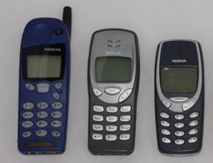 Bộ ba điện thoại Nokia 5110, 3210 v&agrave; 3310 theo thứ tự từ tr&aacute;i sang phải (Ảnh: Pinterest)