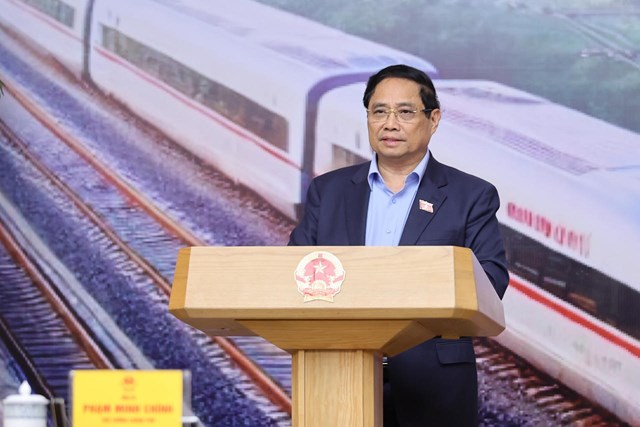 Thủ tướng Phạm Minh Ch&iacute;nh y&ecirc;u cầu qu&aacute; tr&igrave;nh triển khai c&aacute;c dự &aacute;n phải bảo đảm chất lượng, kỹ thuật, tiến độ, hiệu quả, khả thi. Ảnh: VGP
