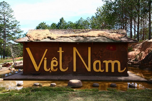 Ng&#244;i nh&#224; đất đỏ bazan độc đ&#225;o nhất Việt Nam - Ảnh 9