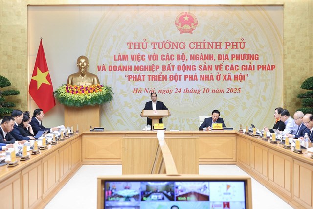 Thủ tướng Chính phủ Phạm Minh Chính - Trưởng Ban Chỉ đạo Trung ương về chính sách nhà ở và thị trường bất động sản - chủ trì Hội nghị. Ảnh: VGP