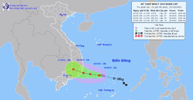 Vị tr&iacute; v&agrave; đường đi của v&ugrave;ng &aacute;p thấp tr&ecirc;n biển Đ&ocirc;ng tr&ecirc;n thời gian tới. Ảnh:&nbsp;Trung t&acirc;m Dự b&aacute;o Kh&iacute; tượng thủy văn quốc gia