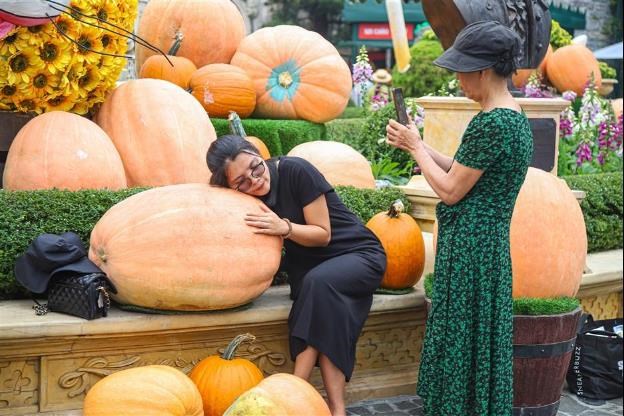 Sun World Ba Na Hills rộn r&#224;ng chuẩn bị cho lễ hội Halloween - Ảnh 2