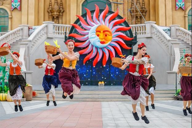 Sun World Ba Na Hills rộn r&#224;ng chuẩn bị cho lễ hội Halloween - Ảnh 3