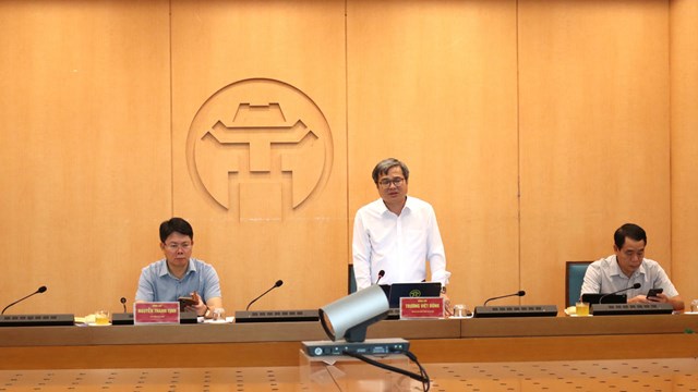 Ph&oacute; Chủ tịch UBND TP H&agrave; Nội Trương Việt Dũng ph&aacute;t biểu tại buổi l&agrave;m việc.