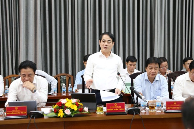 &Ocirc;ng Nghi&ecirc;m Xu&acirc;n Th&agrave;nh, B&iacute; thư Tỉnh ủy Kh&aacute;nh Ho&agrave; ph&aacute;t biểu tại buổi l&agrave;m việc. &nbsp;