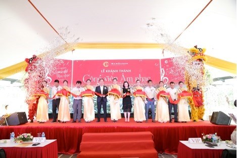 Lễ Kh&aacute;nh th&agrave;nh C&ocirc;ng vi&ecirc;n &Acirc;m nhạc diễn ra trong sự h&acirc;n hoan chờ đ&oacute;n của cư d&acirc;n khu vực H&agrave; Đ&ocirc;ng