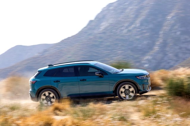 Honda kịp mượn Prologue từ bộ khung Chevrolet Blazer của GM trước khi 2 ph&iacute;a chia tay &nbsp;
