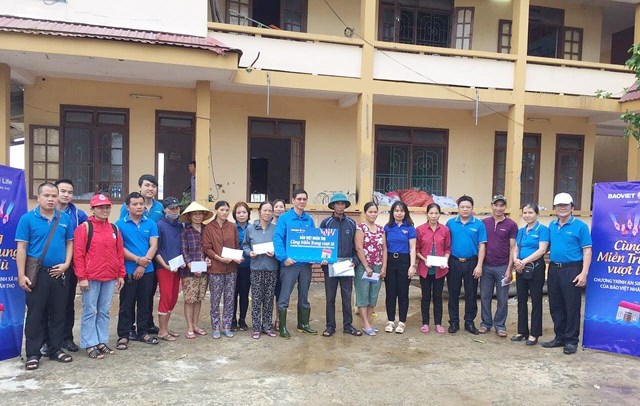 Bảo Việt ủng hộ gần 3 tỷ đồng hỗ trợ c&#225;c tỉnh miền Trung khắc phục hậu quả b&#227;o lũ - Ảnh 2