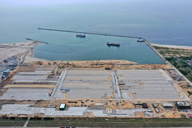 To&agrave;n cảnh cảng Lekki (Ảnh: CNN). &nbsp;