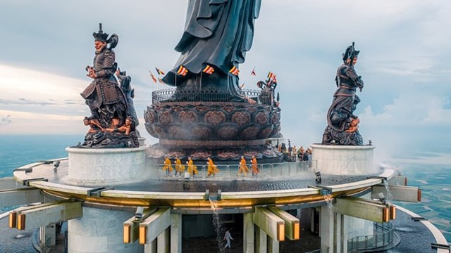 X&#250;c động những khoảnh khắc du kh&#225;ch chi&#234;m b&#225;i n&#250;i B&#224; Đen, T&#226;y Ninh - Ảnh 11